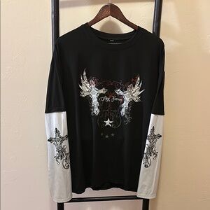 Men's Black and White Graphic Long Sleeve Shirt